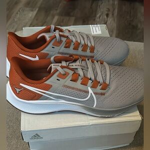 NWT men’s Nike 9.5